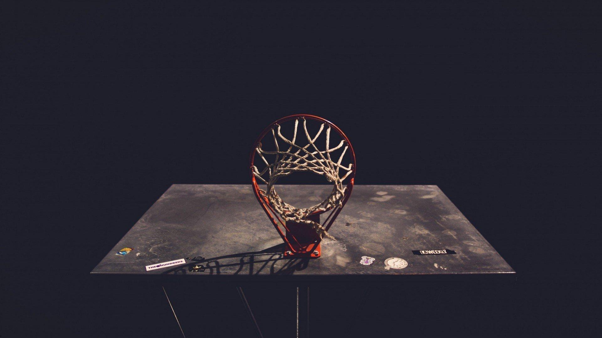 两年前的今天，库里抢七狂轰50分创NBA历史 勇士淘汰国王晋级次轮