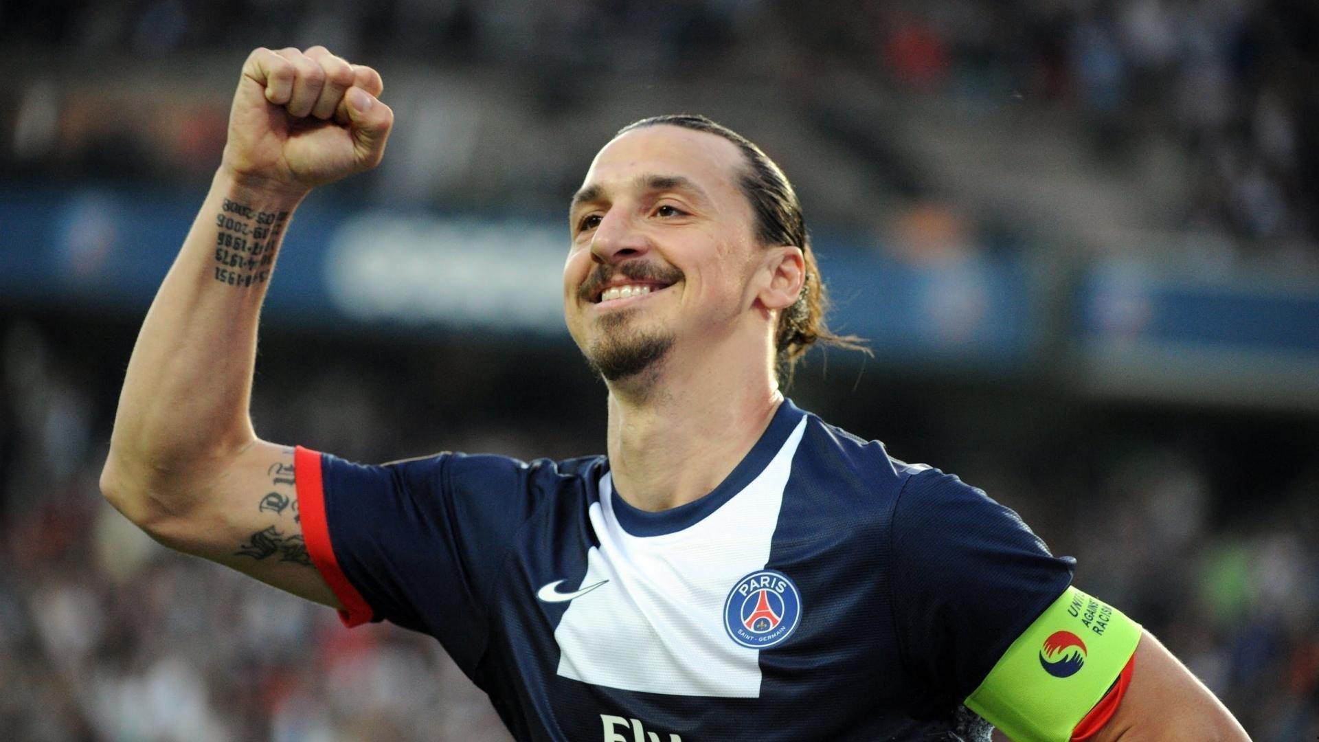 泉城夜色映照绿茵 泰山队奥体踩场展现争冠决心