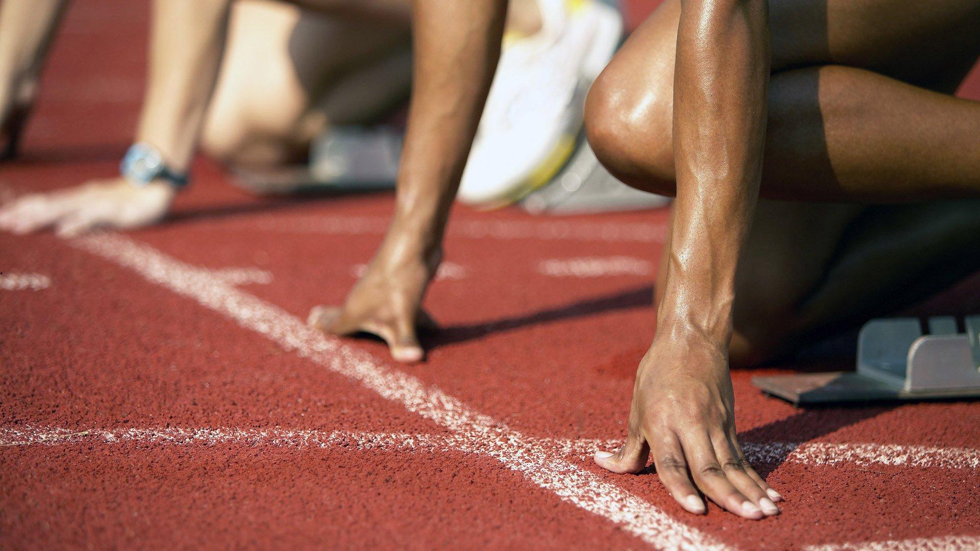 若塔车祸现场惊魂！兰博基尼烧毁残骸曝光，足球巨星安然无恙引关注